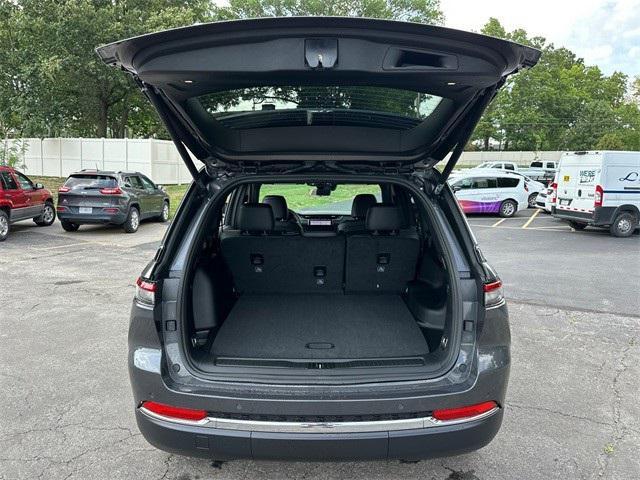 new 2025 Jeep Grand Cherokee car, priced at $55,560