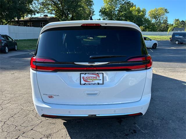 new 2025 Chrysler Pacifica car, priced at $48,615