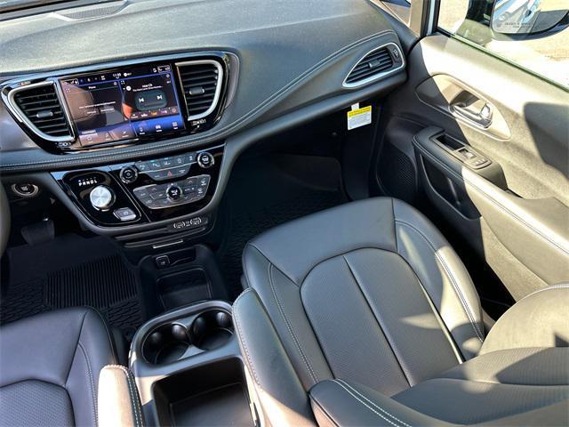 new 2025 Chrysler Pacifica car, priced at $48,615