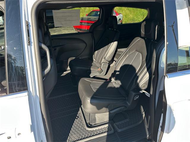 new 2025 Chrysler Pacifica car, priced at $48,615