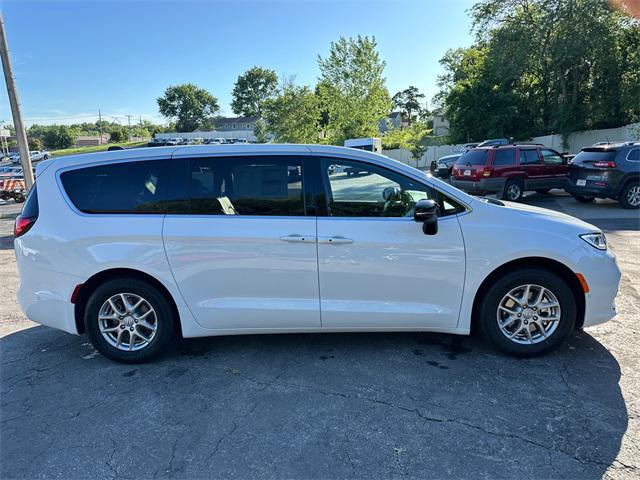 new 2025 Chrysler Pacifica car, priced at $48,615