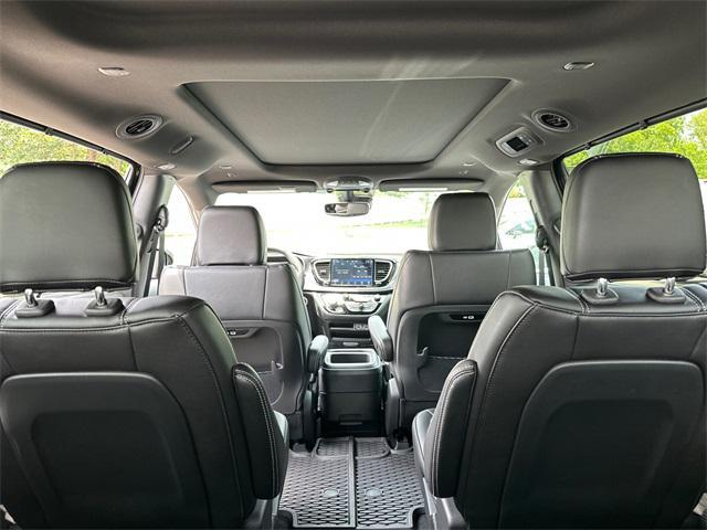 new 2025 Chrysler Pacifica car, priced at $48,615