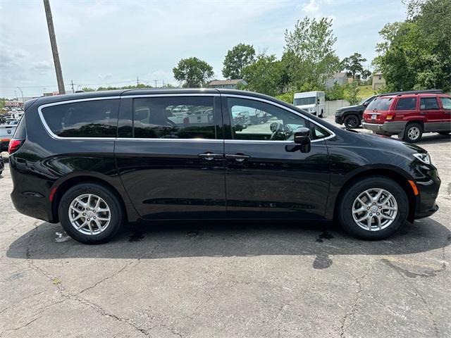 new 2025 Chrysler Pacifica car, priced at $48,615