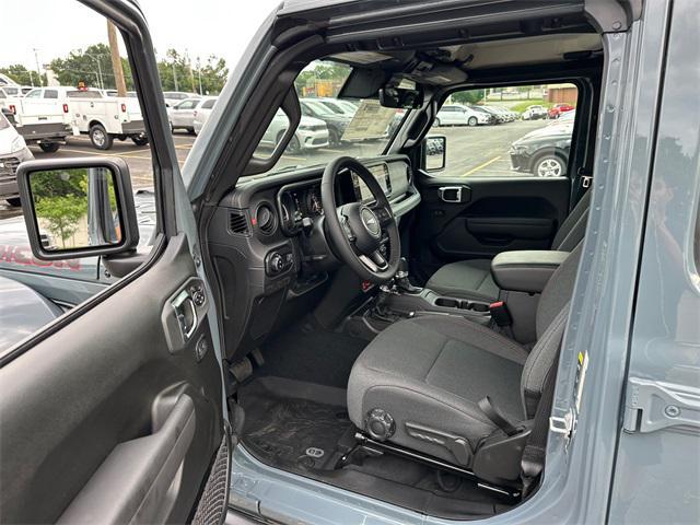 new 2025 Jeep Gladiator car, priced at $60,040