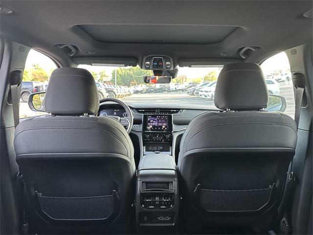 new 2025 Jeep Grand Cherokee car, priced at $44,170