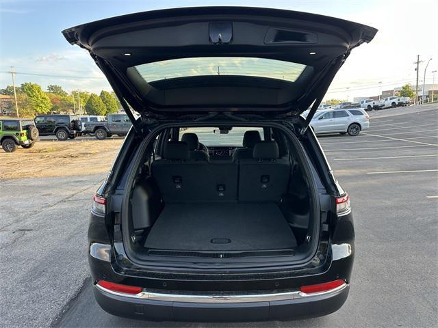 new 2025 Jeep Grand Cherokee car, priced at $44,170
