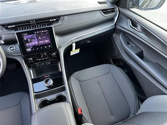 new 2025 Jeep Grand Cherokee car, priced at $44,170