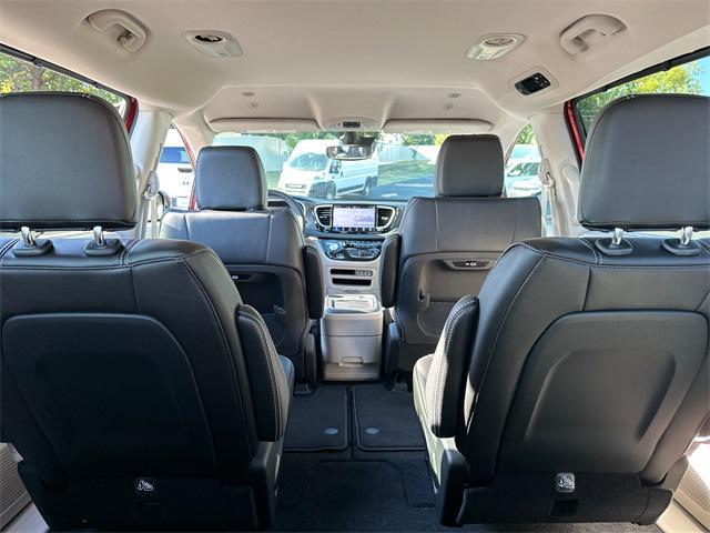 new 2024 Chrysler Pacifica car, priced at $48,185