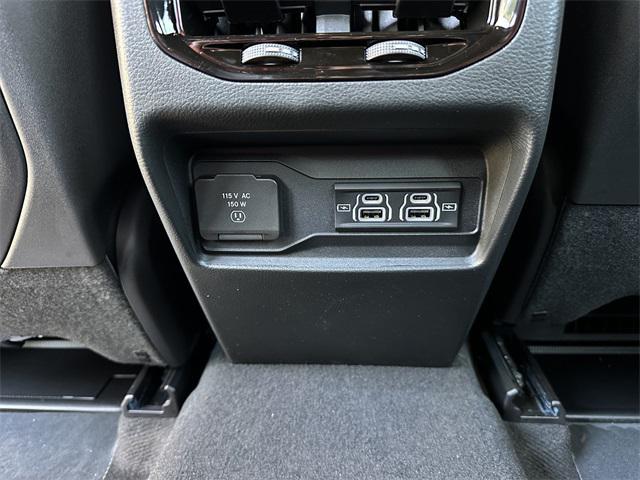 new 2025 Jeep Grand Cherokee car, priced at $49,370