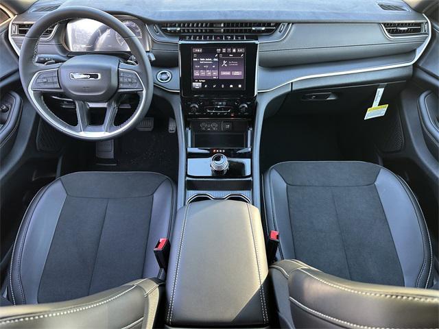 new 2025 Jeep Grand Cherokee car, priced at $49,370