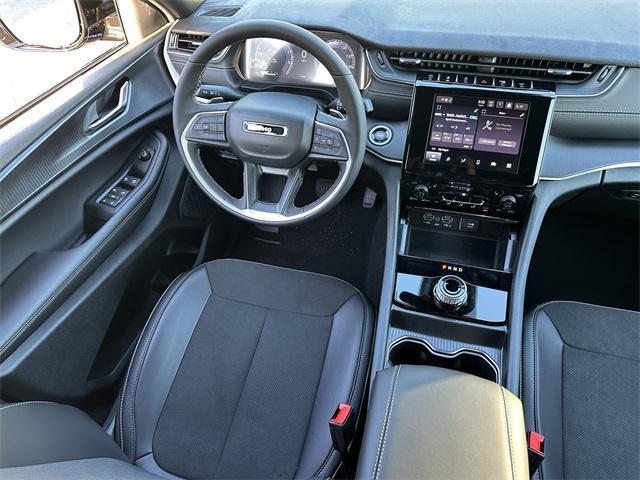 new 2025 Jeep Grand Cherokee car, priced at $49,370