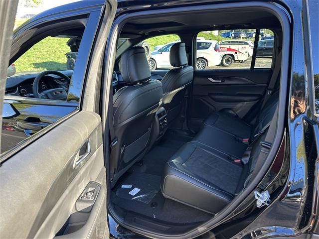 new 2025 Jeep Grand Cherokee car, priced at $49,370