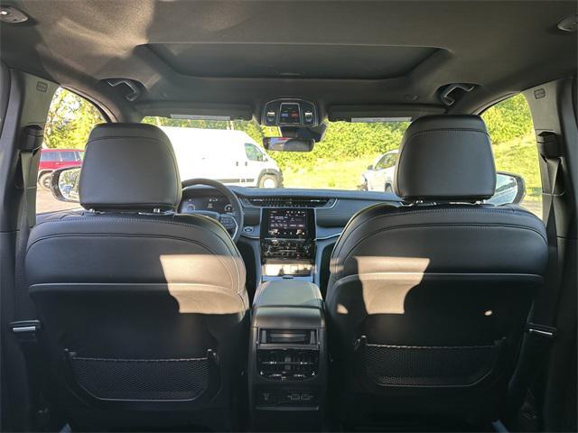 new 2025 Jeep Grand Cherokee car, priced at $49,370