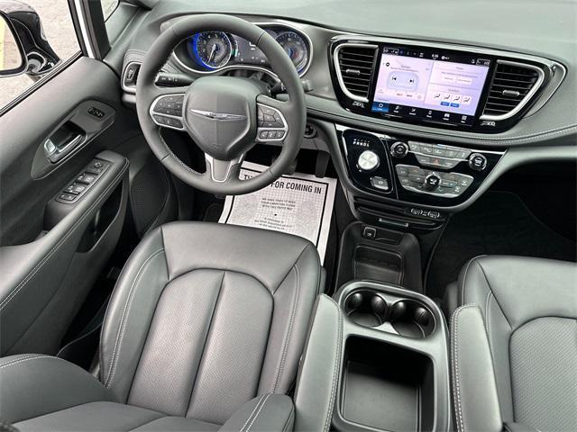 used 2025 Chrysler Pacifica car, priced at $39,800