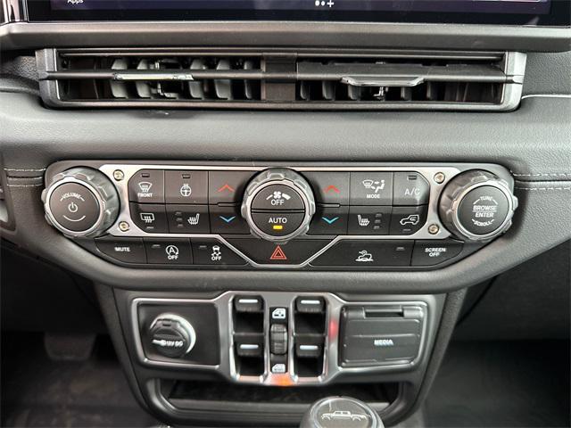 new 2025 Jeep Gladiator car, priced at $49,155