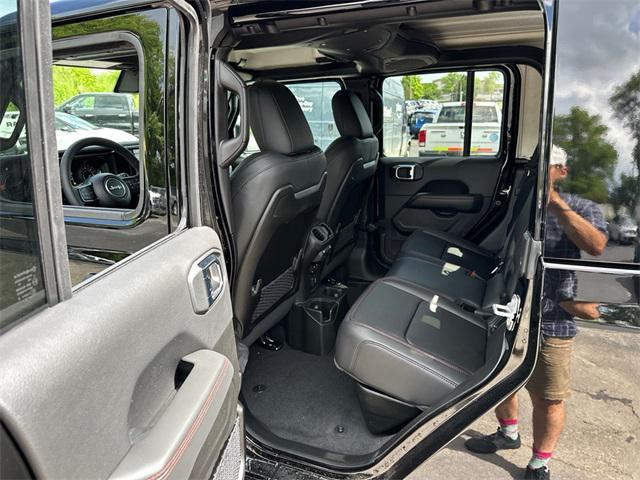 new 2025 Jeep Gladiator car, priced at $61,020