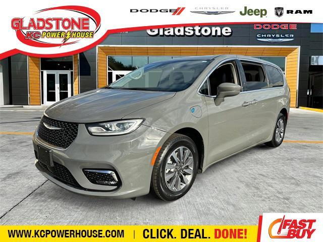 used 2022 Chrysler Pacifica Hybrid car, priced at $20,996