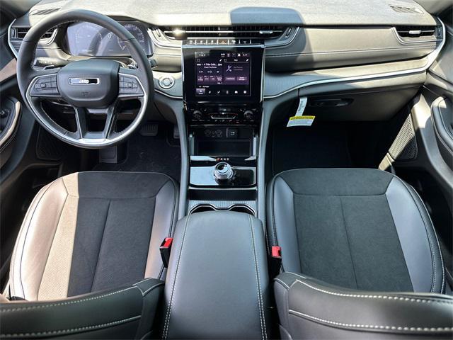 new 2025 Jeep Grand Cherokee car, priced at $47,725