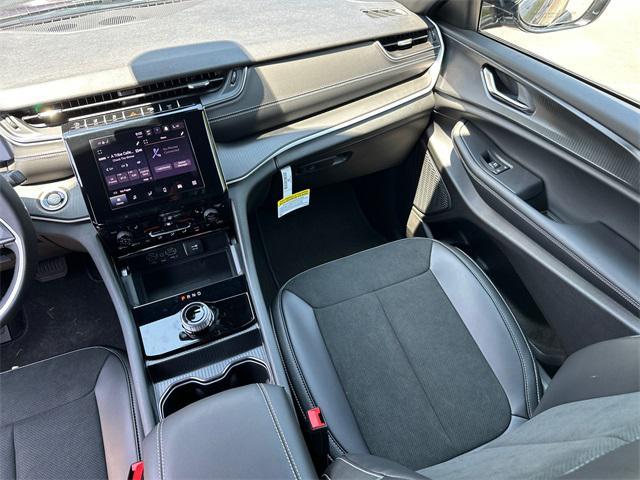 new 2025 Jeep Grand Cherokee car, priced at $47,725