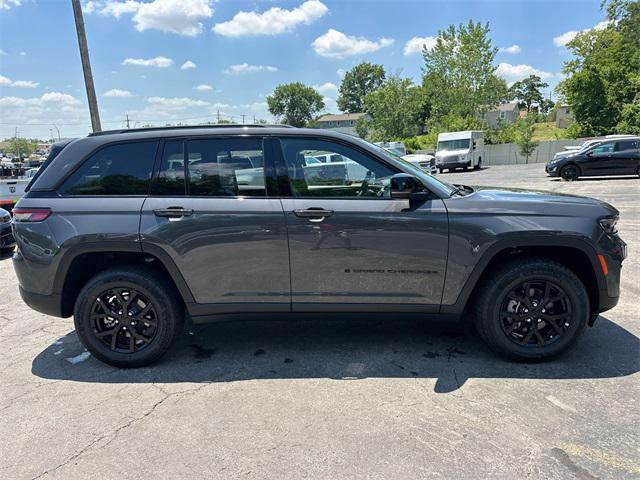 new 2025 Jeep Grand Cherokee car, priced at $47,725