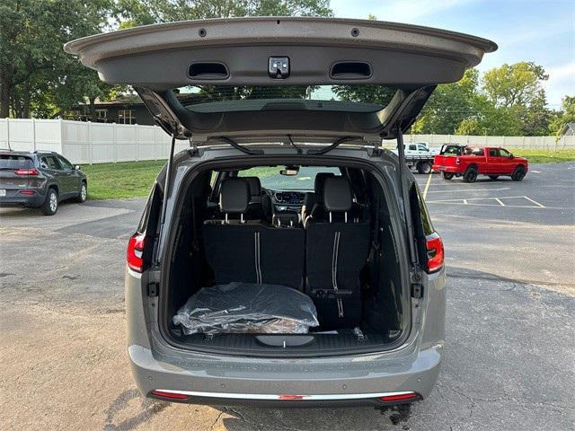 new 2025 Chrysler Pacifica car, priced at $45,935