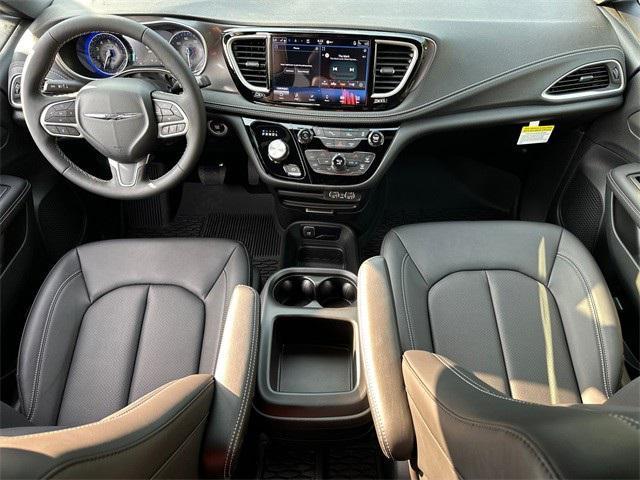 new 2025 Chrysler Pacifica car, priced at $45,935