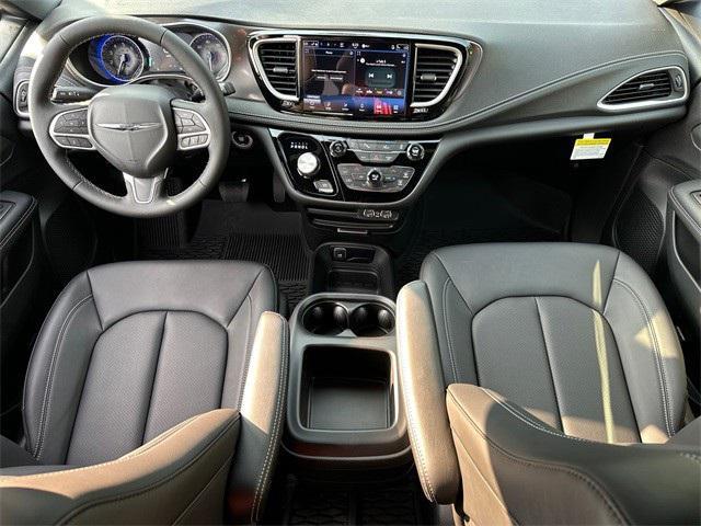 new 2025 Chrysler Pacifica car, priced at $45,935