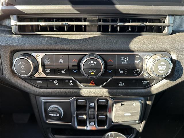 new 2025 Jeep Gladiator car, priced at $49,845