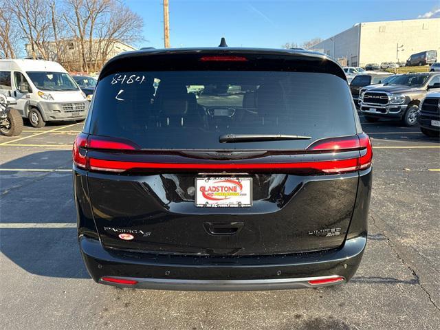 new 2025 Chrysler Pacifica car, priced at $54,260