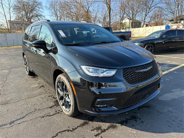 new 2025 Chrysler Pacifica car, priced at $54,260