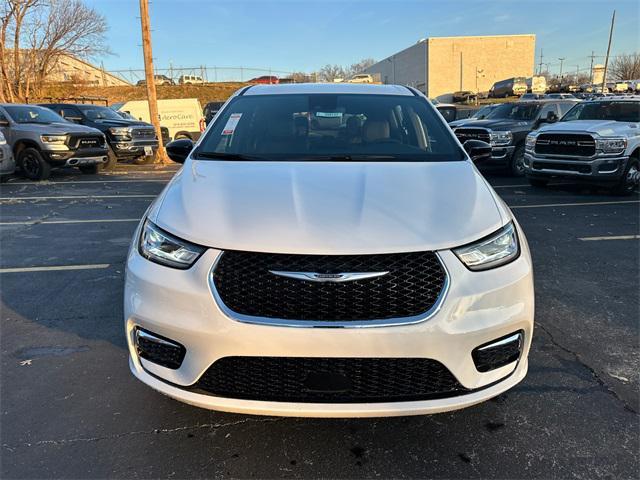 new 2025 Chrysler Pacifica car, priced at $44,145