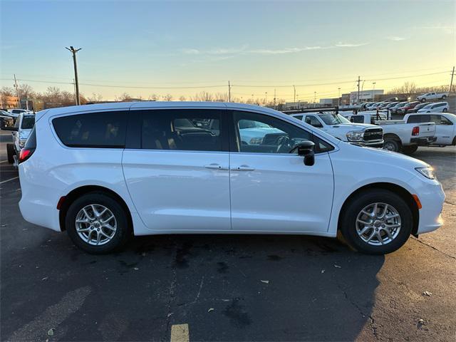 new 2025 Chrysler Pacifica car, priced at $44,145