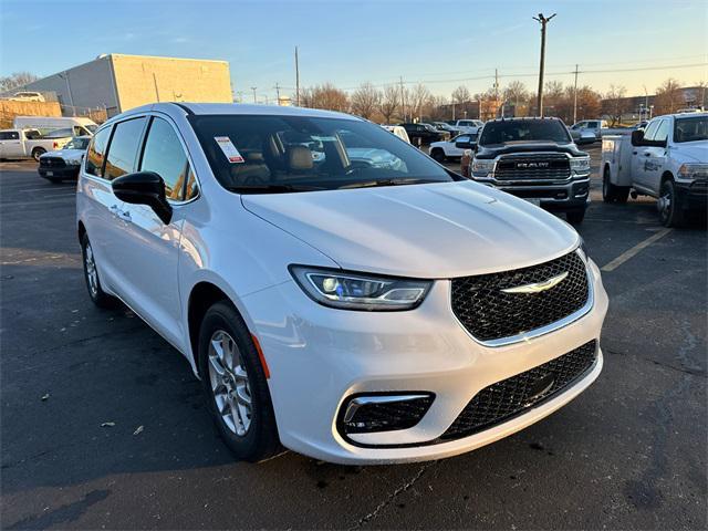 new 2025 Chrysler Pacifica car, priced at $44,145