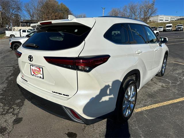 used 2021 Toyota Highlander car, priced at $34,800