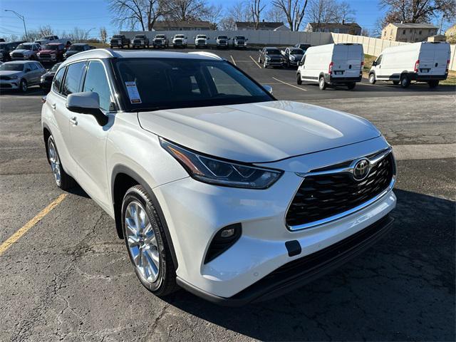 used 2021 Toyota Highlander car, priced at $34,800