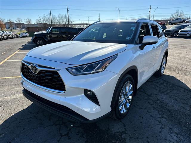 used 2021 Toyota Highlander car, priced at $34,800