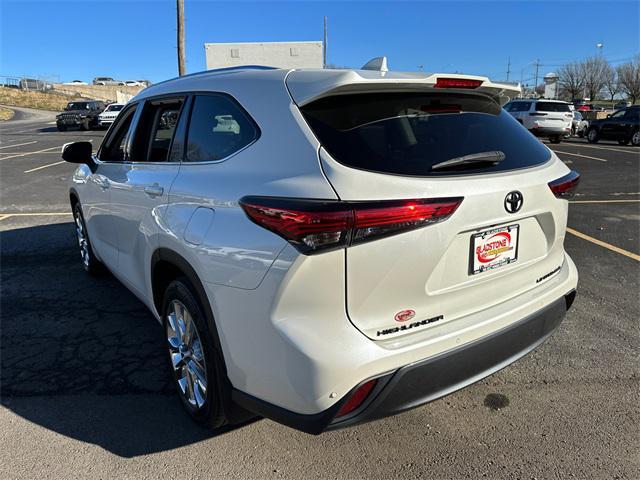 used 2021 Toyota Highlander car, priced at $34,800