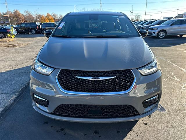 new 2025 Chrysler Pacifica car, priced at $49,530