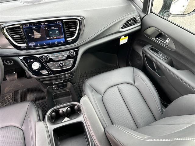 new 2025 Chrysler Pacifica car, priced at $51,610