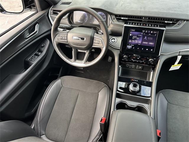 new 2025 Jeep Grand Cherokee car, priced at $47,280