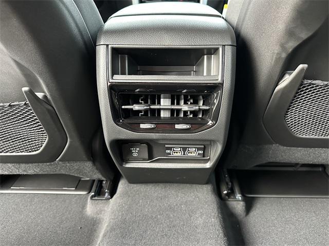 new 2025 Jeep Grand Cherokee car, priced at $47,280
