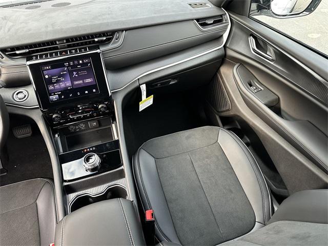 new 2025 Jeep Grand Cherokee car, priced at $47,280