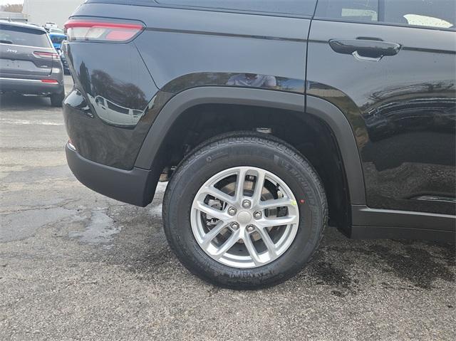 new 2024 Jeep Grand Cherokee car, priced at $36,997