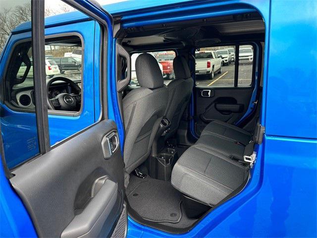 new 2025 Jeep Gladiator car, priced at $43,940