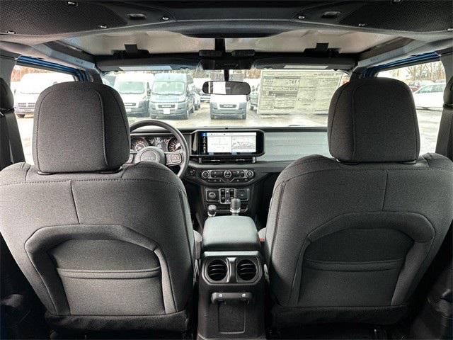 new 2025 Jeep Gladiator car, priced at $43,940