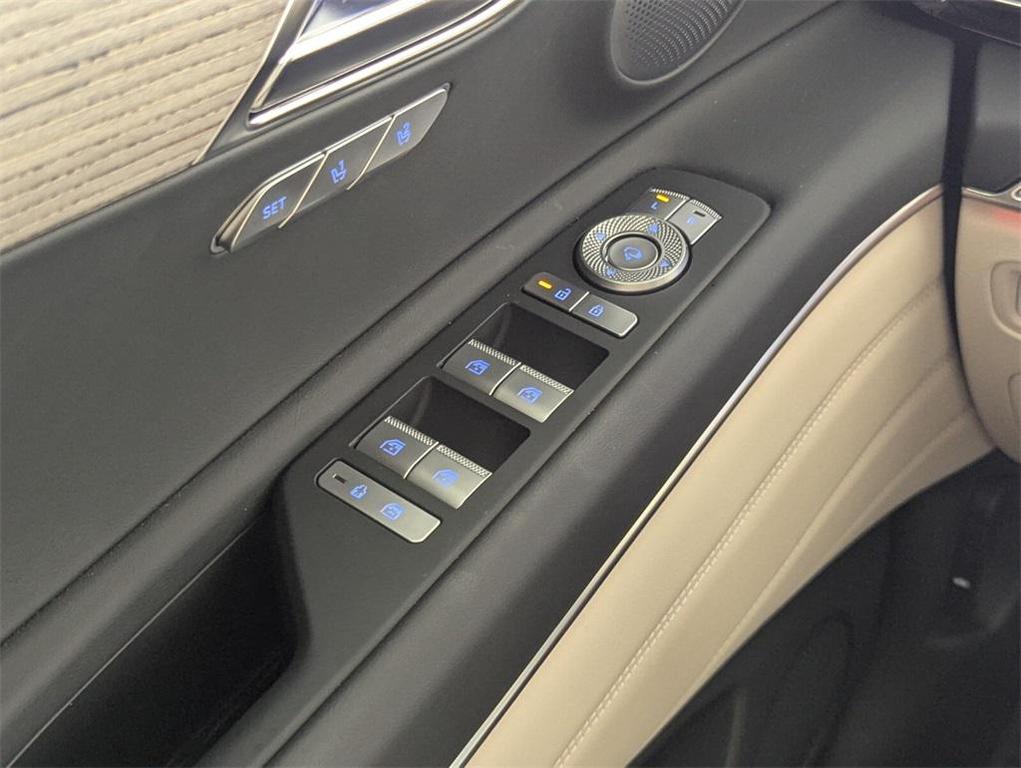 new 2025 Genesis GV80 car, priced at $73,051
