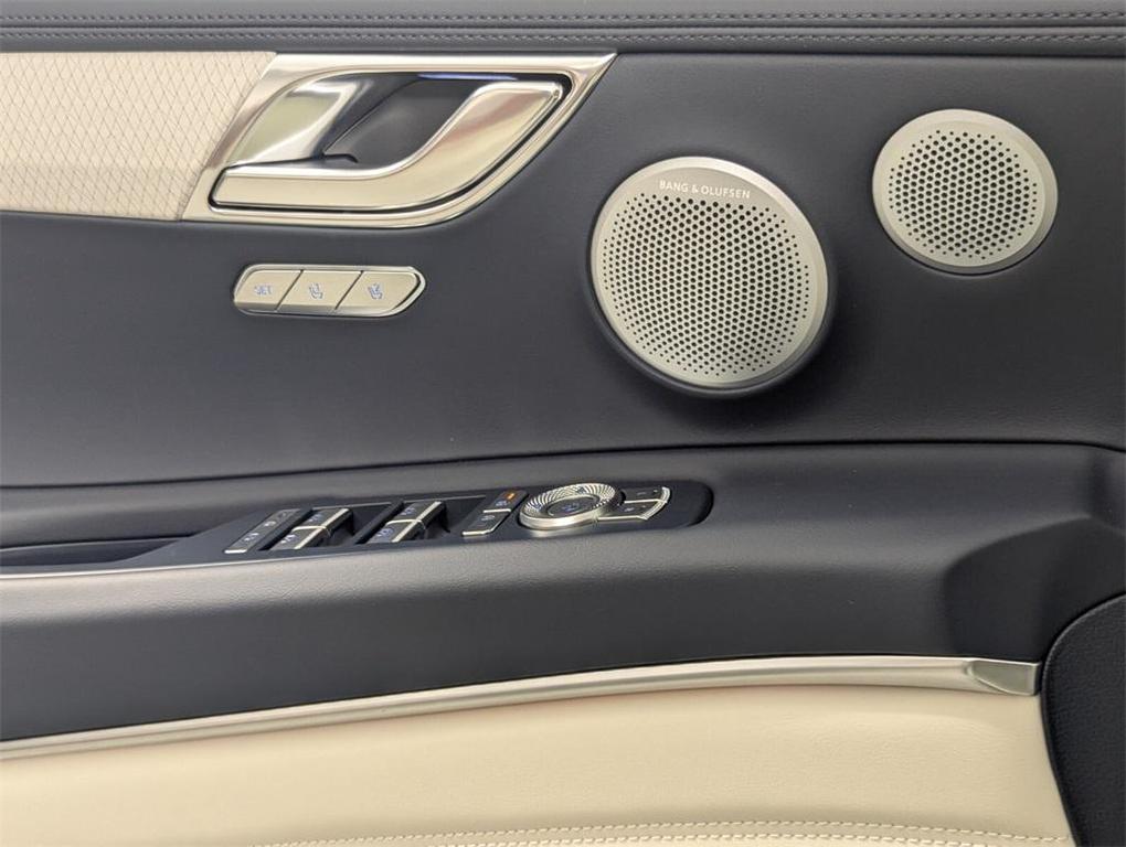new 2025 Genesis GV80 car, priced at $72,425