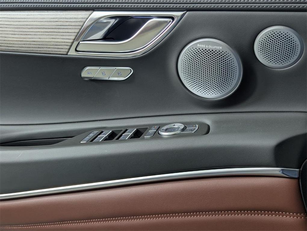new 2025 Genesis GV80 car, priced at $72,581