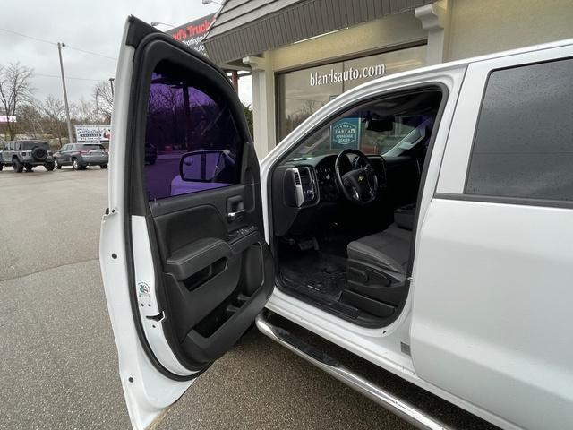 used 2015 Chevrolet Silverado 2500 car, priced at $22,000