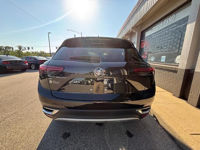 used 2022 Buick Envision car, priced at $27,500